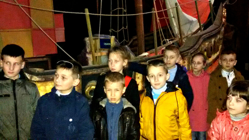 В театрі