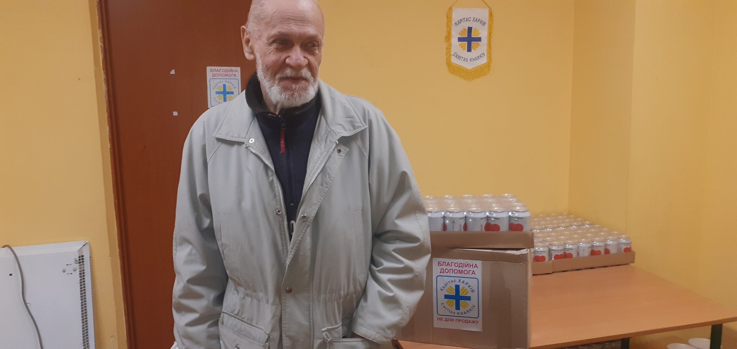 Гуманітарні набори для родин від трьох осіб, які мають визначену категорію вразливості, отримали потребуючі в благодійному фонді "Карітас Харків"