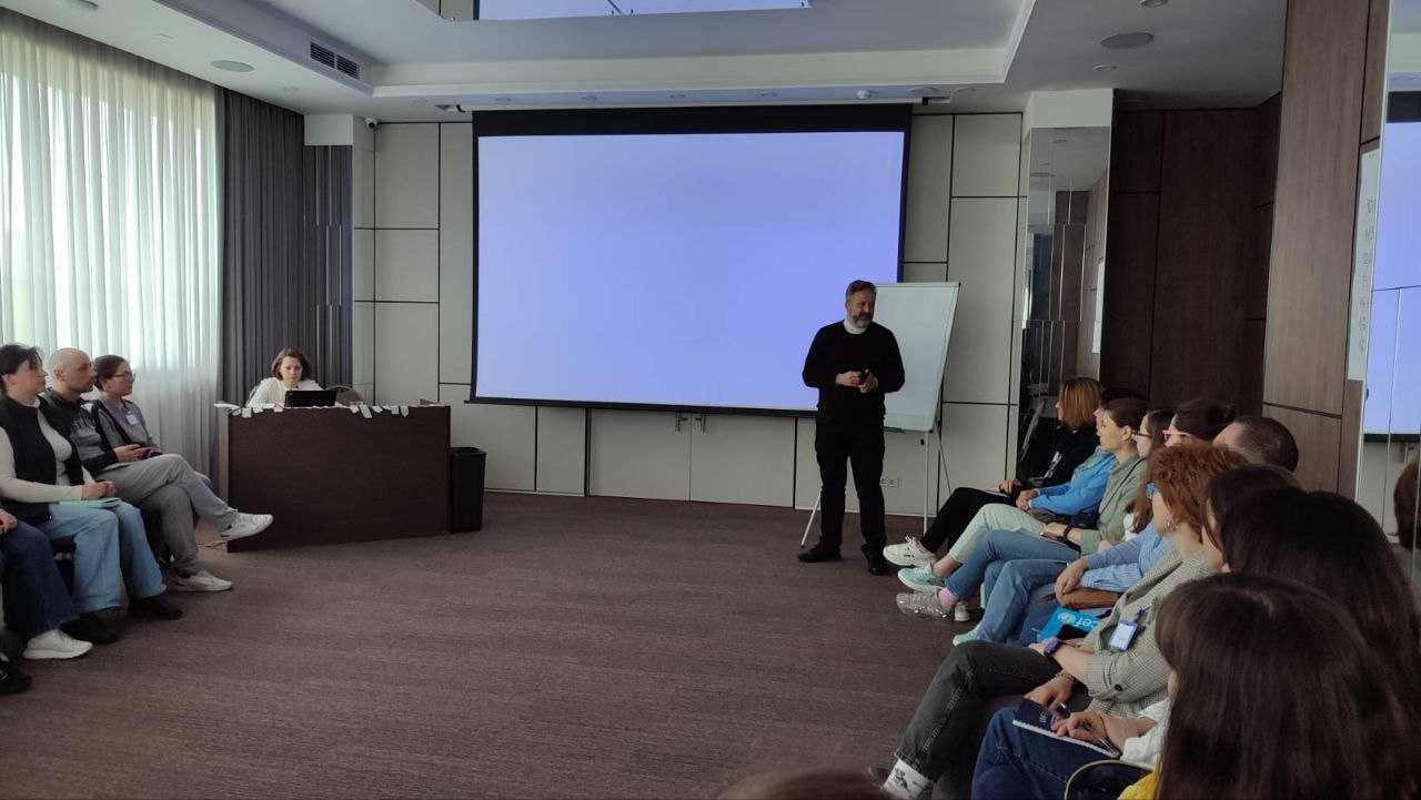 Тренінґ "Розробка проєкту для грантових аплікацій" відбувся для працівників Карітасу в Києві