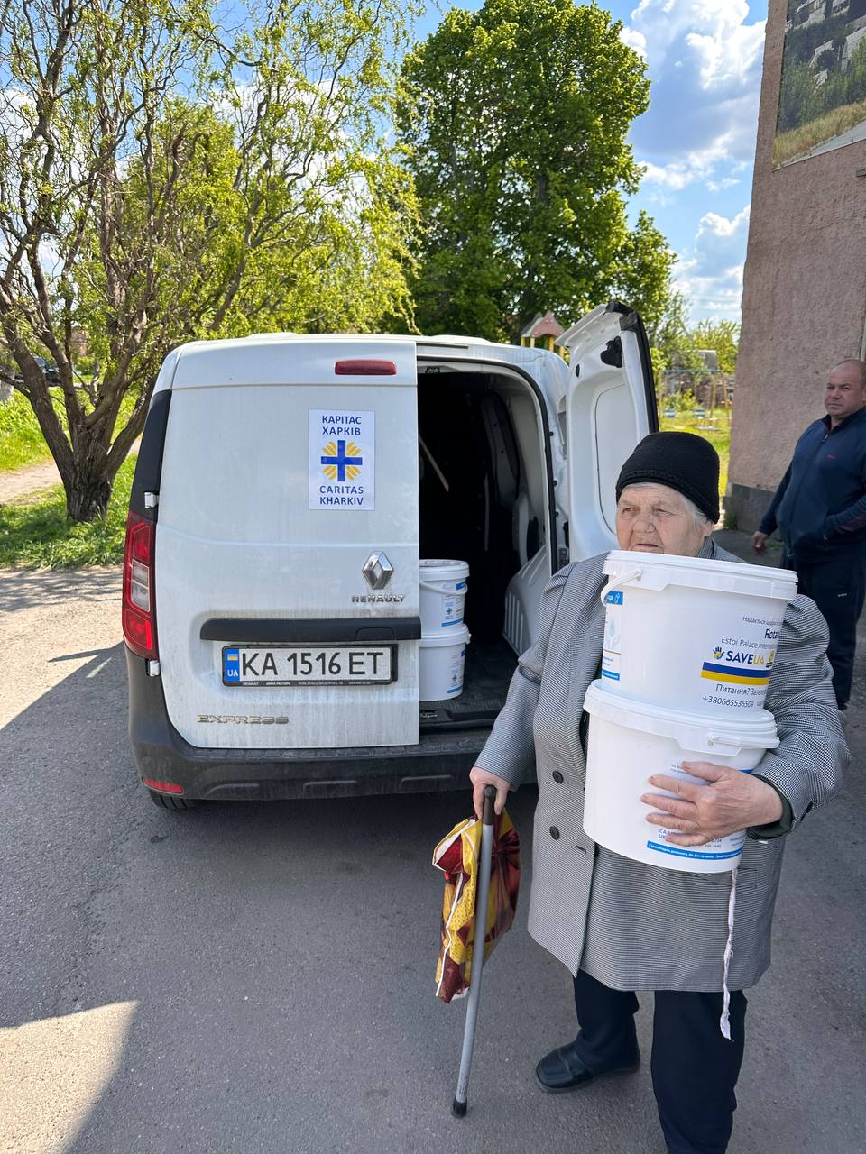 Зі спробою реалізації пілотного проєкту роздачі фільтрів для води до Старого Салтова приїхали працівники благодійного фонду "Карітас Харків"