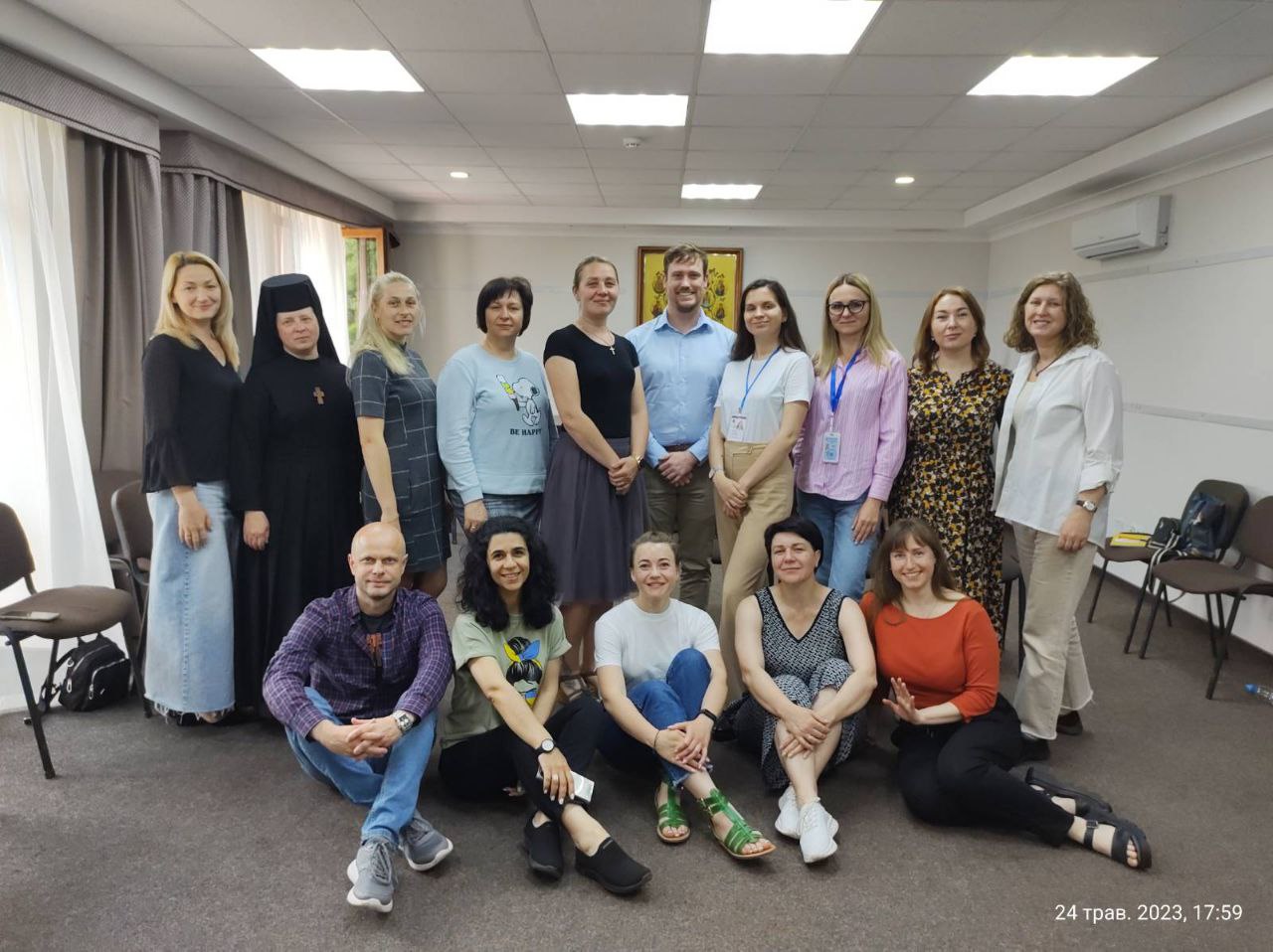 Навчання технік у моделі когнітивно-поведінкової терапії, що допоможуть ефективно справлятися з викликами, пов'язаними з воєнною ситуацією в країні відбувається в Інституті психічного здоров’я Українського католицького університету у Львові