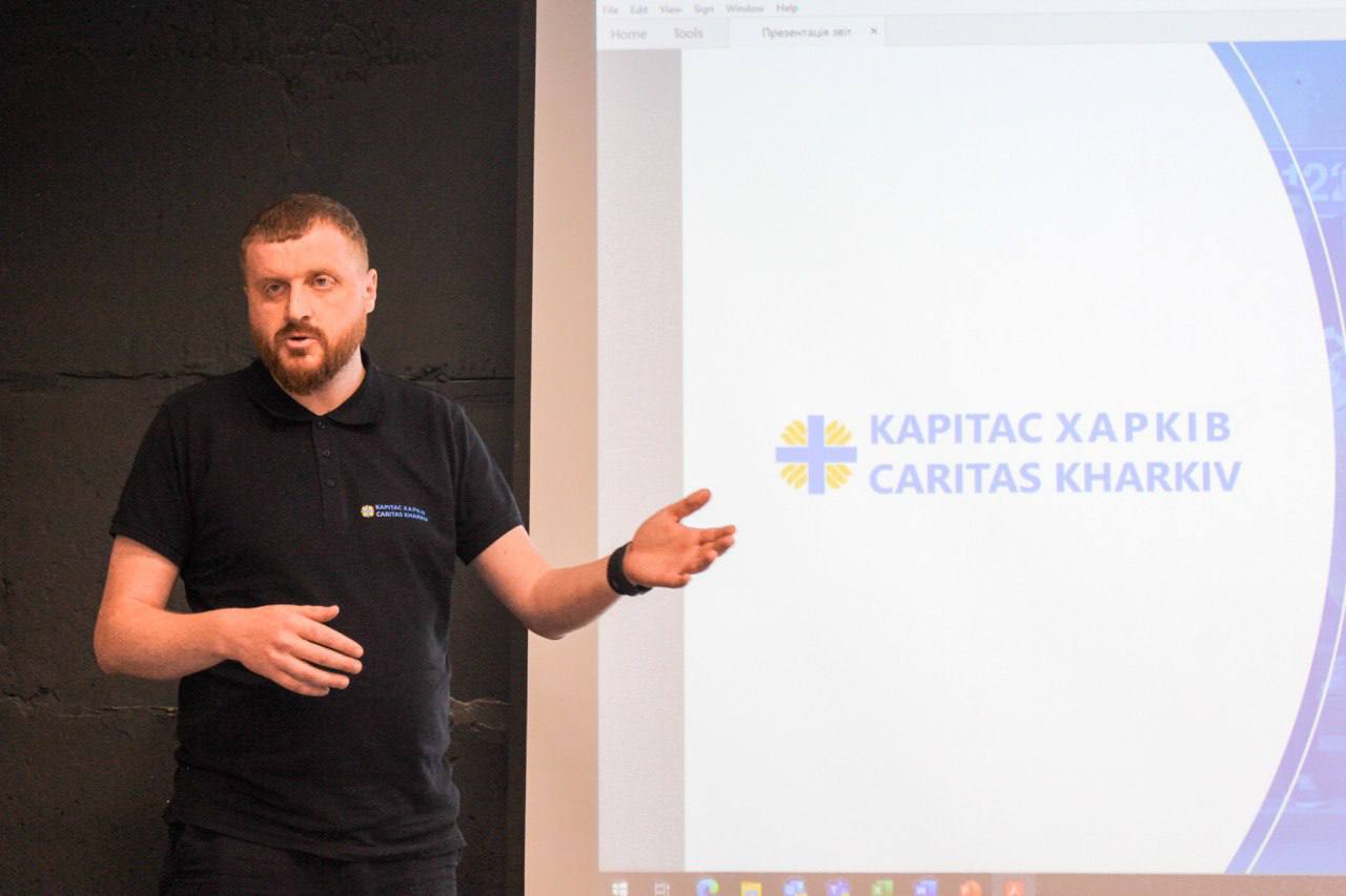 Отець Андрій на презентації діяльності організації