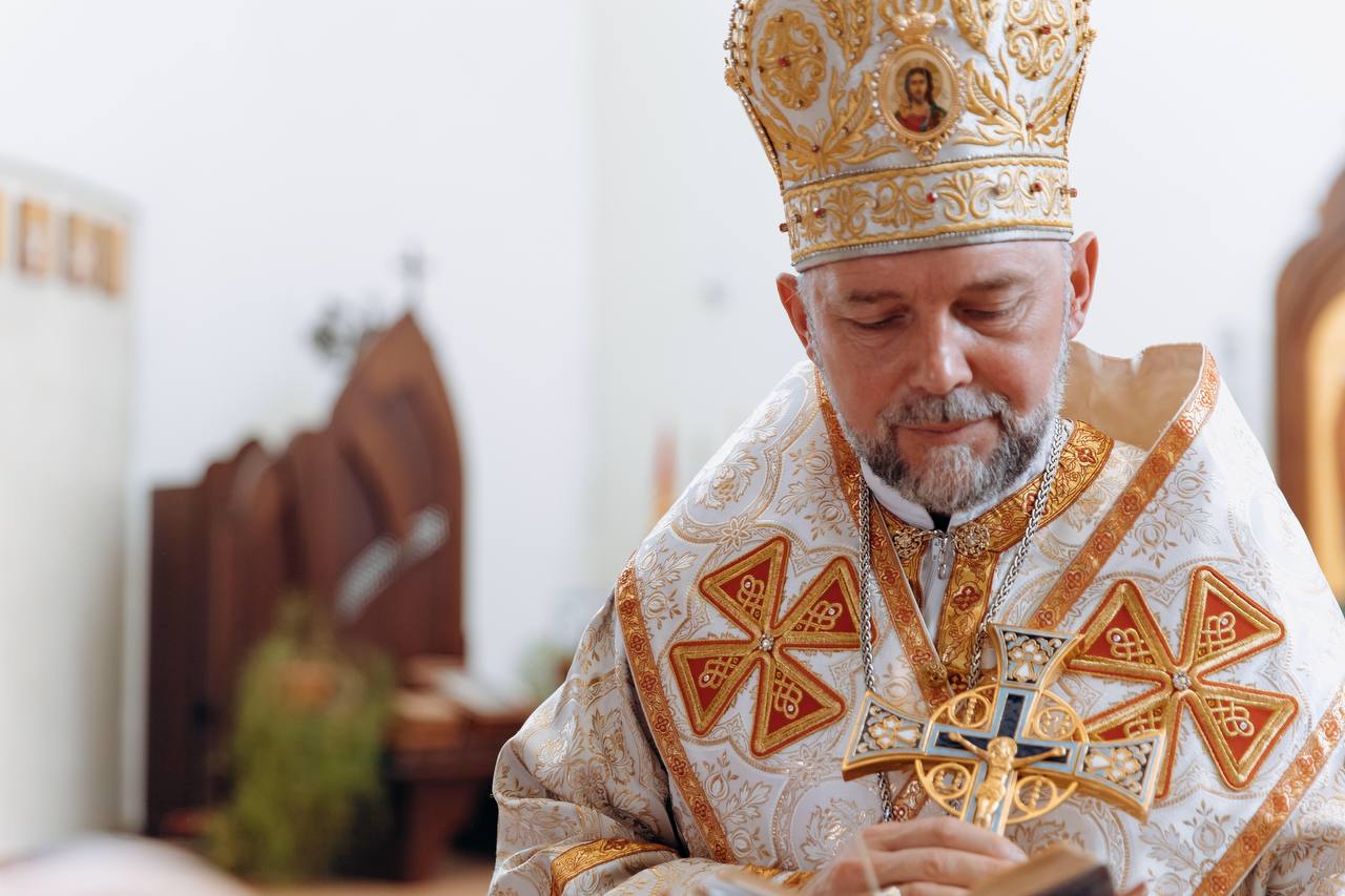  Вітаємо Преосвященного Владику Василія з 56-літтям!

Преосвященний владико Василію, уся команда Карітасу Харків щиро вітає Вас з Днем народження! 

Дякуємо Вам за справжній приклад відданого служіння та батьківської любові для тих, хто знаходиться у потребі.

Нехай Всемилостивий Господь дарує міцне здоровʼя та зсилає усі потрібні ласки для здійснення діл милосердя. 

На многії і благії літа!