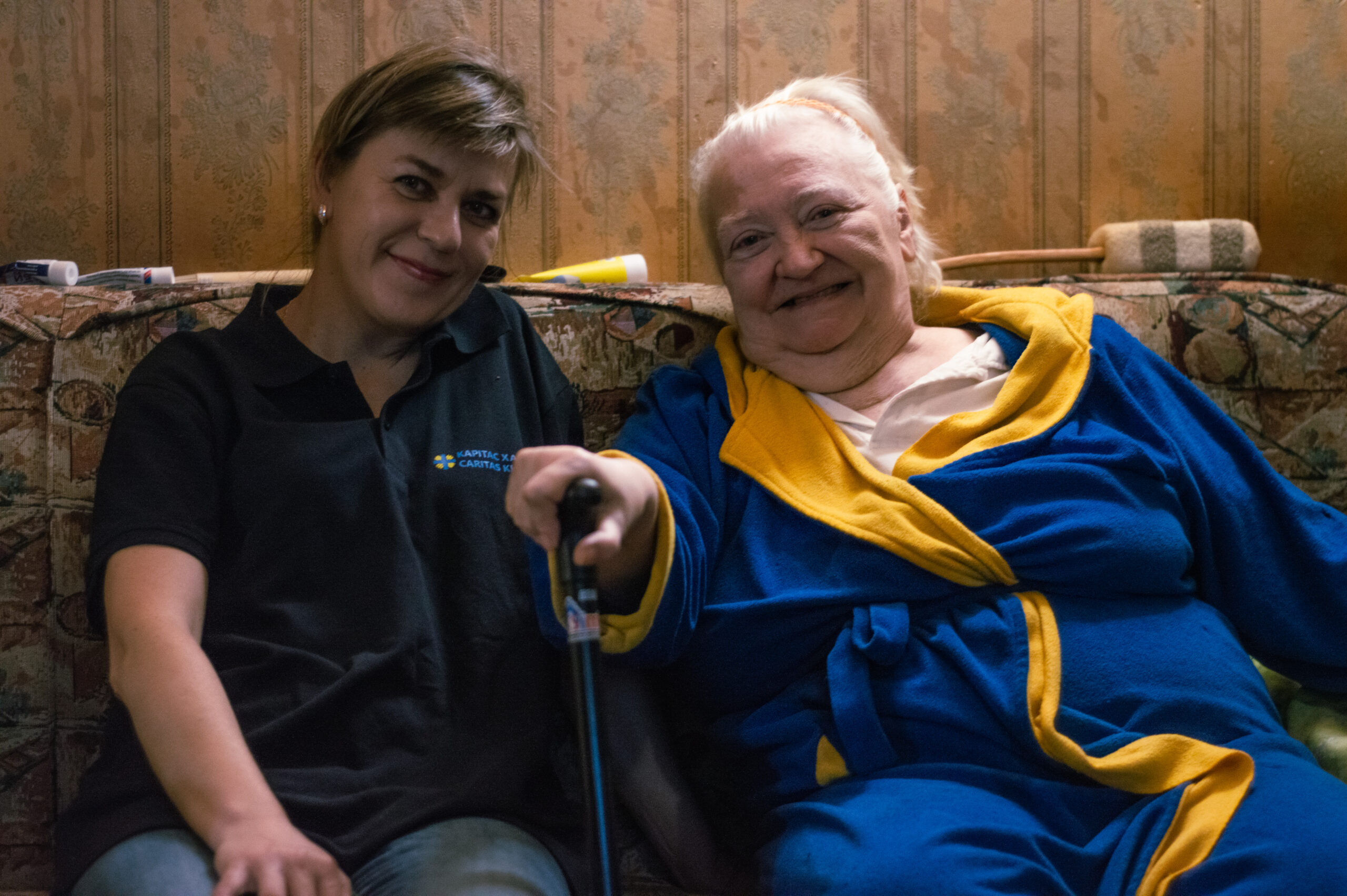 "Треба дивитися у світле майбутнє, інакше жити не варто" – слова нашої бенефіціарки Ольги Миколаївни, яка поділилася своєю історією для ініціативи "Серце в золотих роках: День літніх героїв" 💛
