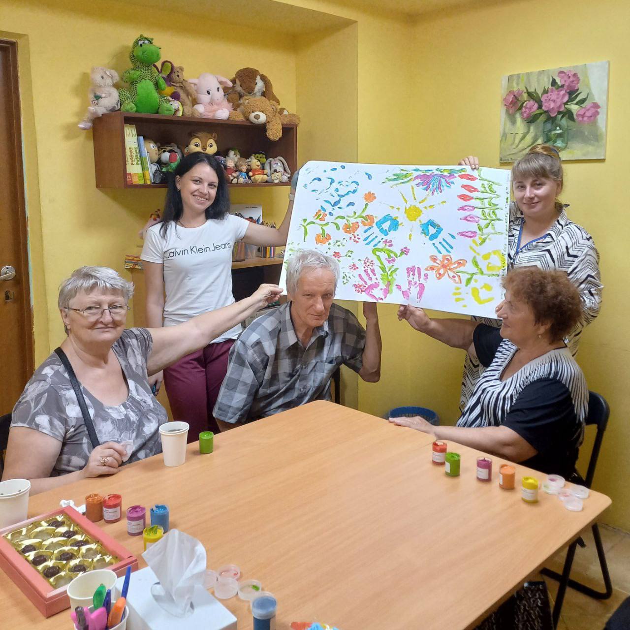Люди похилого віку на зустрічі для літніх людей