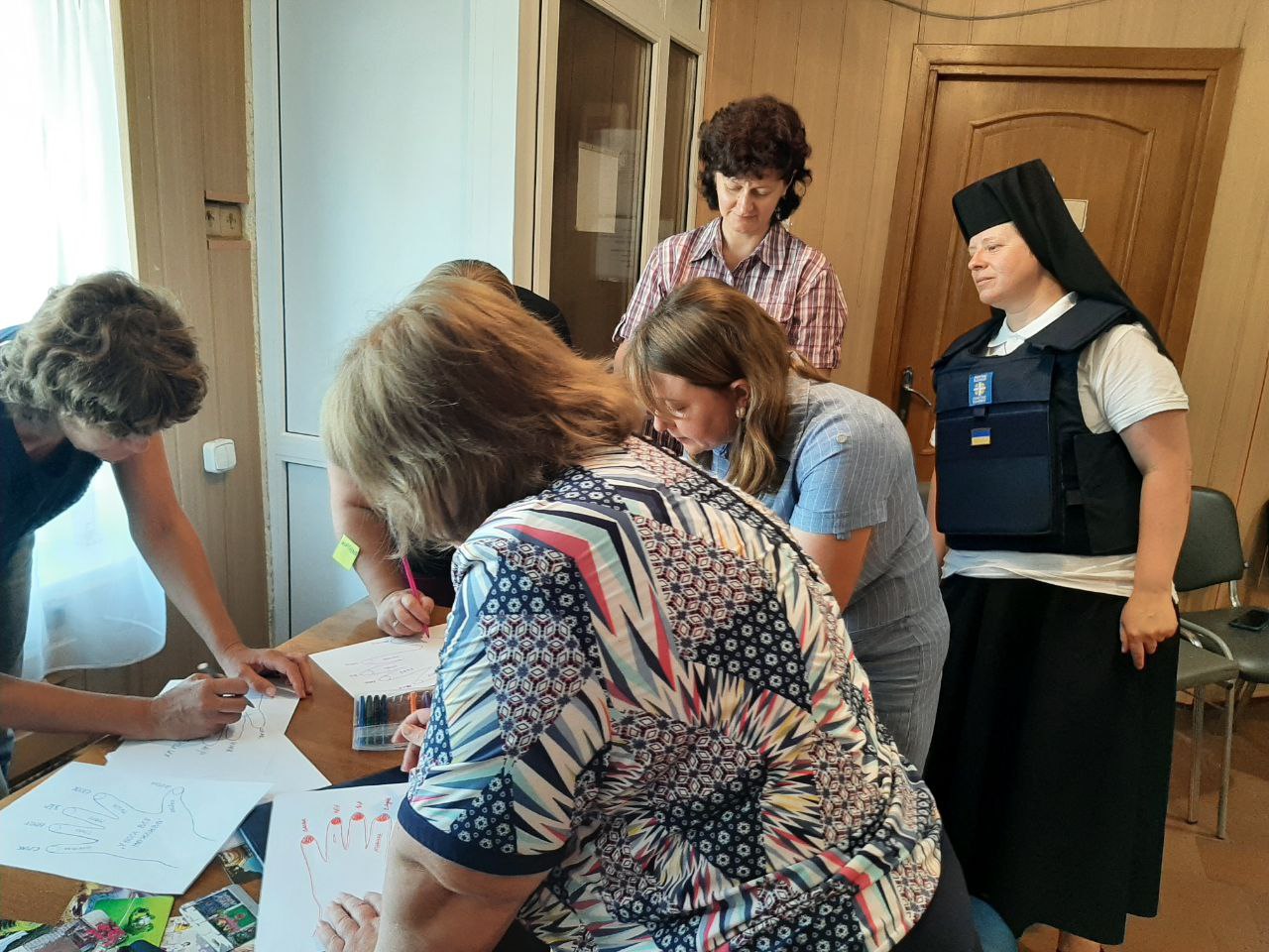 Психологи проєкту "Грошова допомога та стійкість для України" проводять заняття