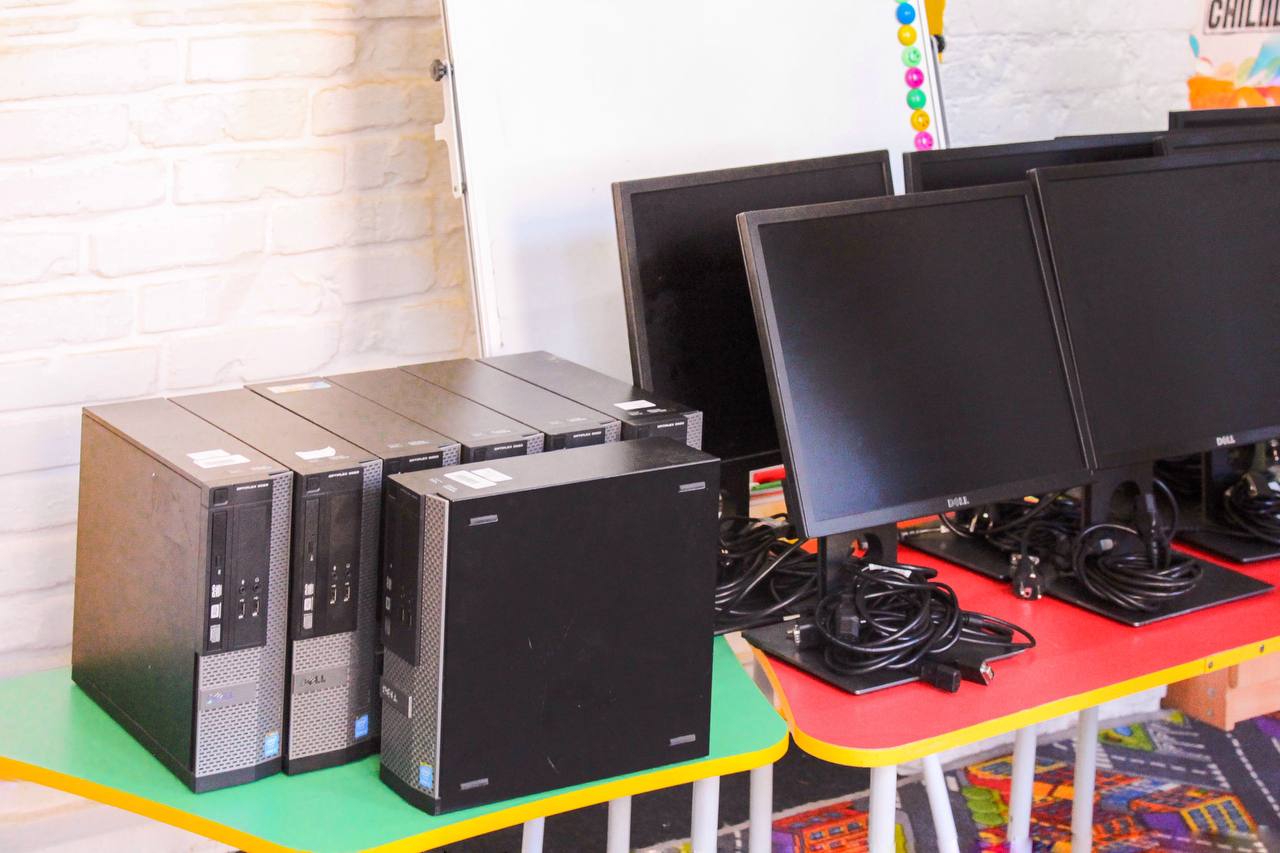 Комп'ютери для дітей бенефіціарів Карітасу