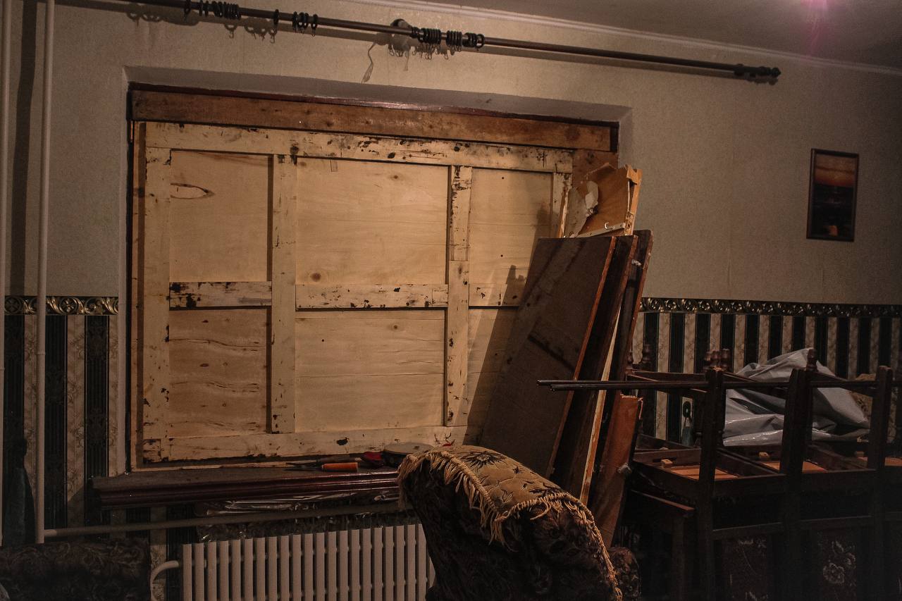 Постраждале вікно у кутузівці