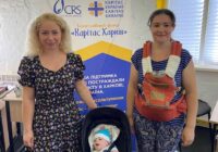 Бенефіціари, що висловили подяку Карітасу Харків, з працівниками